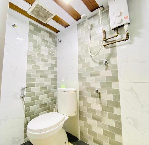 סוויטה, Suza Hostel