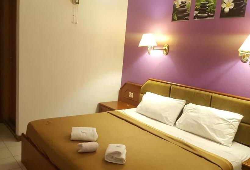 キングサイズベッドのスタンダードルーム, New Orchid Hotel Tuaran