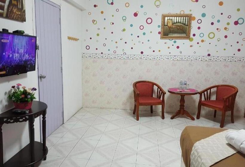 Семейный Номер, New Orchid Hotel Tuaran