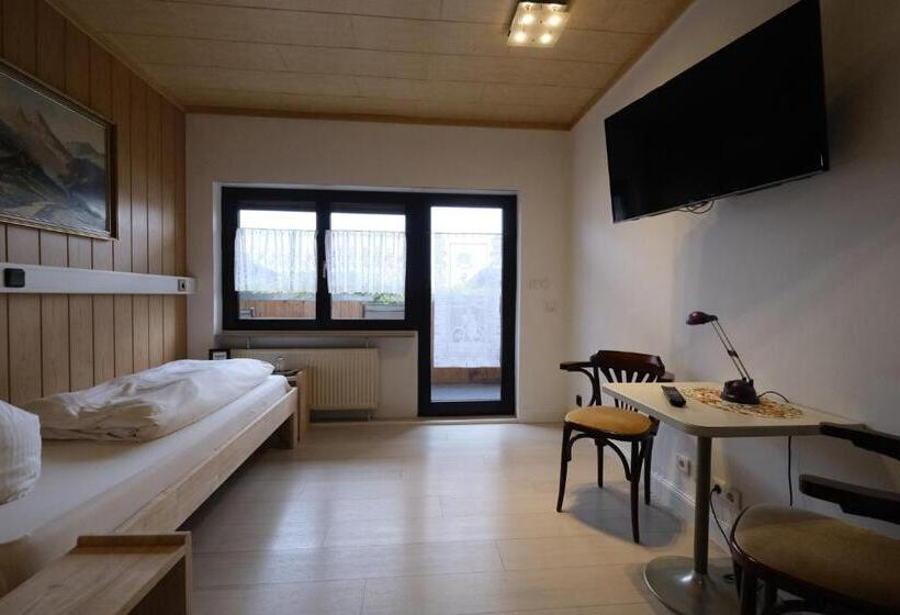 Номер Стандарт Индивидуальный, Pension Hofmann