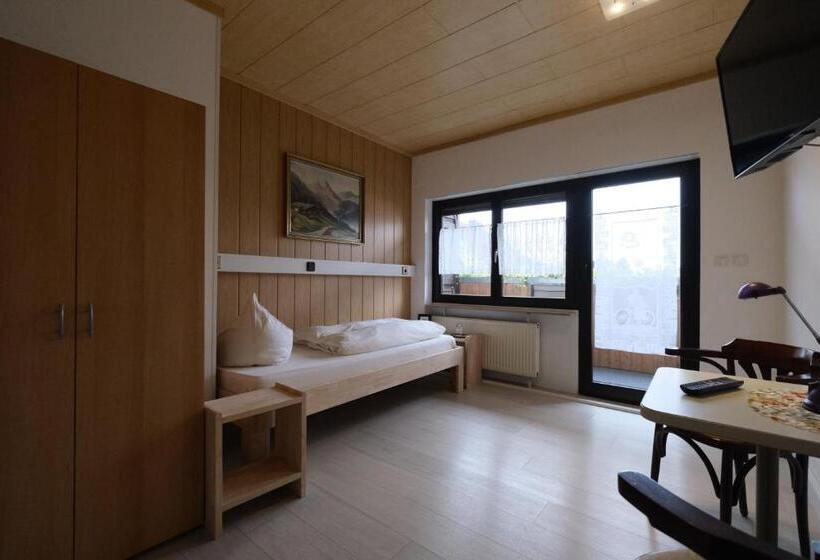 标准单人间, Pension Hofmann