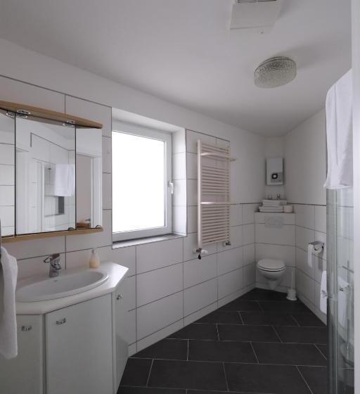 בונגלו משפחתי, Pension Hofmann