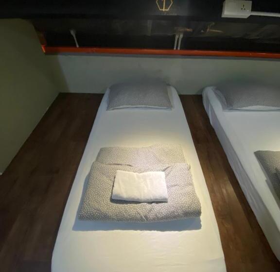 מיטה בחדר משותף, Hikers Sleep Port Guesthouse