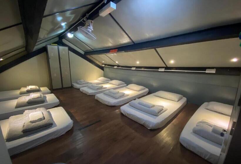 מיטה בחדר משותף, Hikers Sleep Port Guesthouse