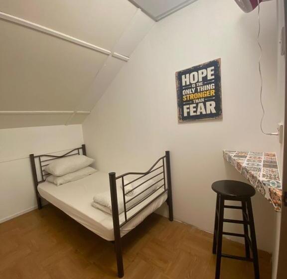 חדר אקונומי יחיד, Hikers Sleep Port Guesthouse