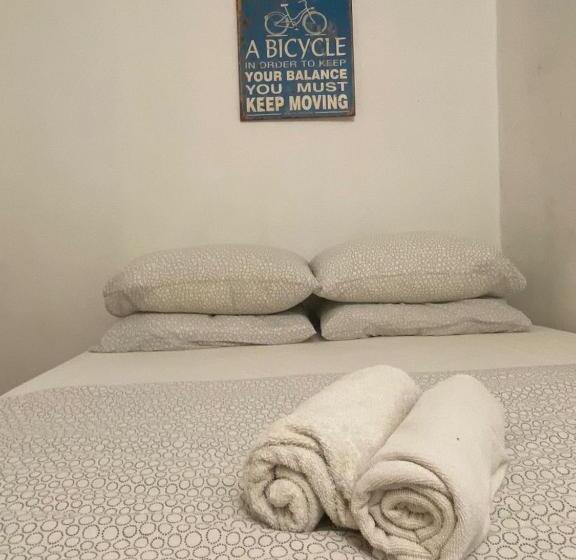اتاق اکونومی, Hikers Sleep Port Guesthouse