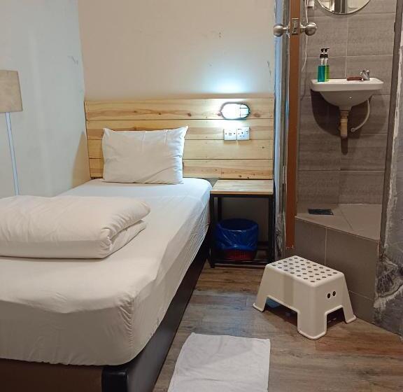 스탠다드 싱글 룸, Myera