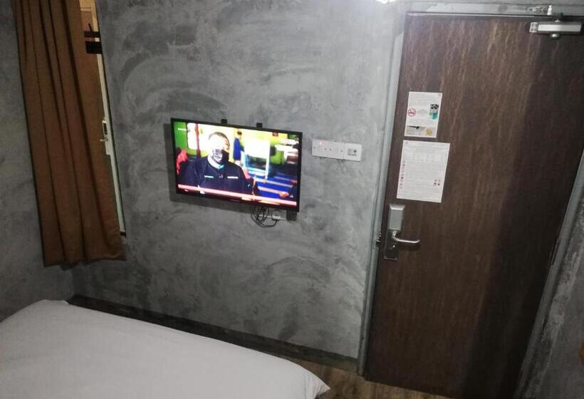 디럭스 룸, Myera