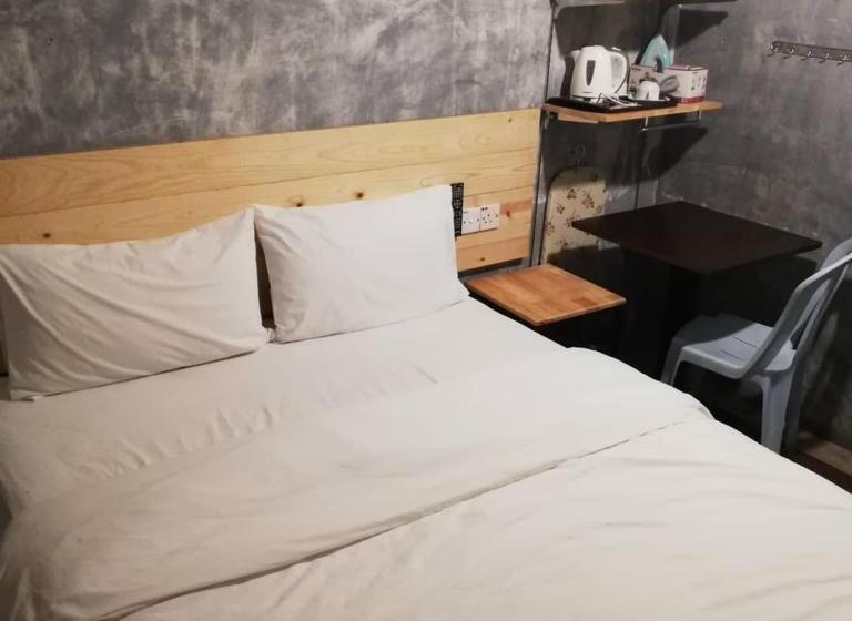 디럭스 룸, Myera