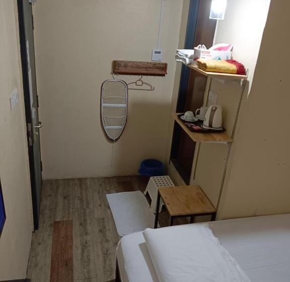 디럭스 룸, Myera