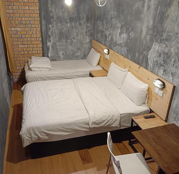 디럭스 패밀리 룸, Myera