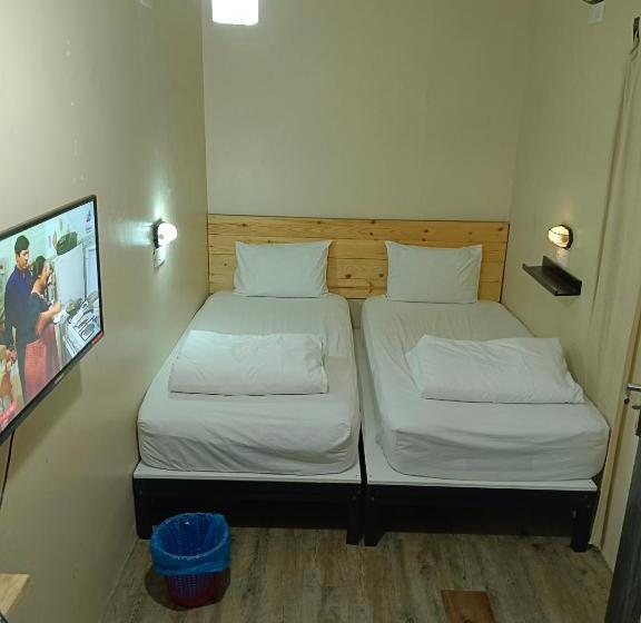 디럭스 룸, Myera