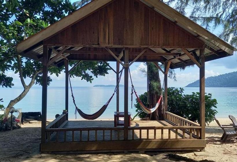 חדר משפחתי, Swiss Cottage Tioman