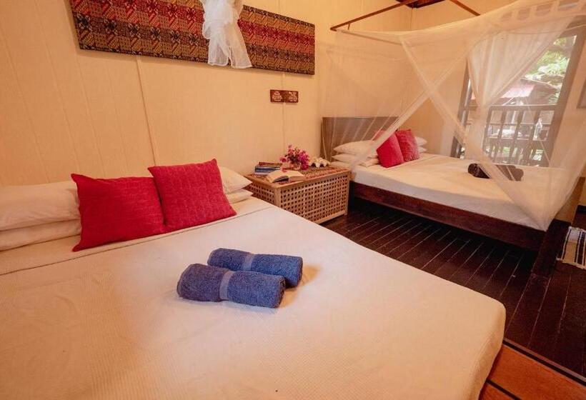 חדר משפחתי, Swiss Cottage Tioman