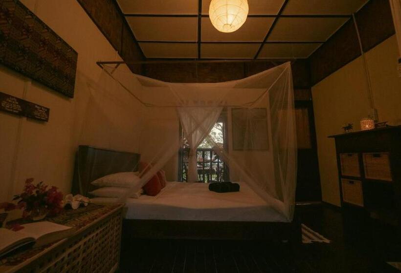 חדר משפחתי, Swiss Cottage Tioman