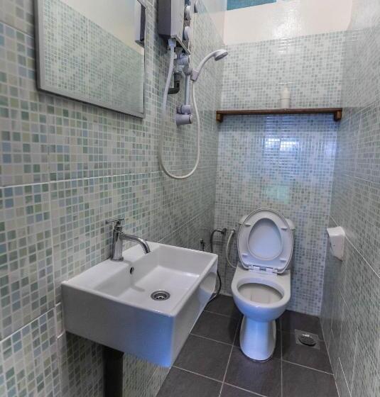 חדר משפחתי, Swiss Cottage Tioman