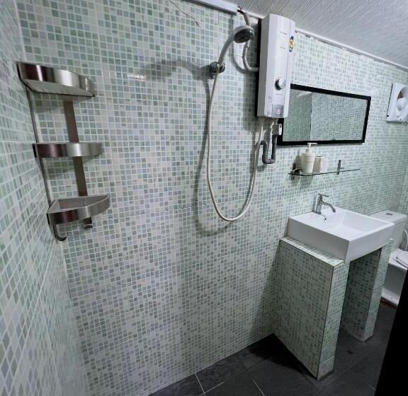 اتاق استاندارد چهار تخته با چشم‌انداز دریا, Swiss Cottage Tioman