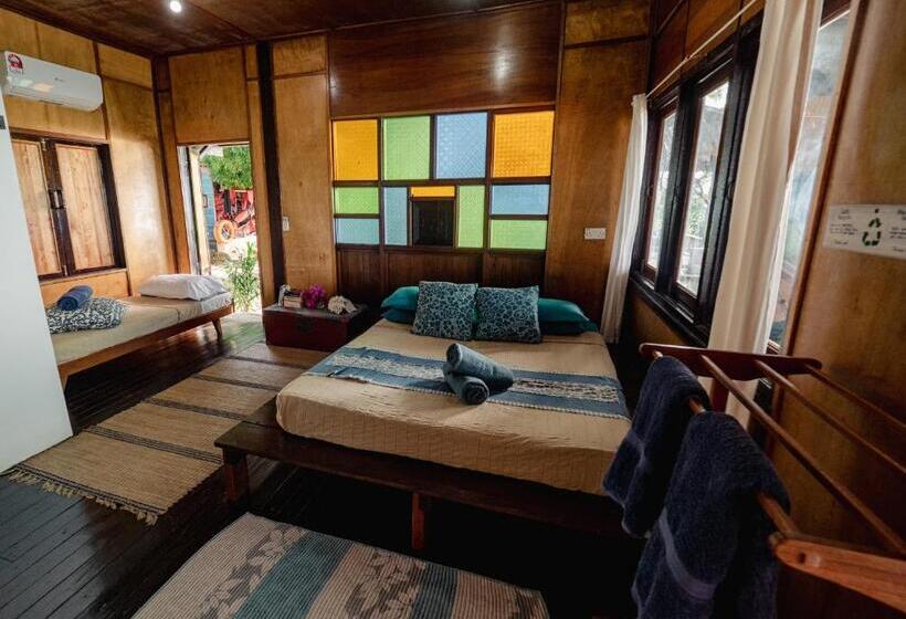 بانگلوی استاندارد, Swiss Cottage Tioman