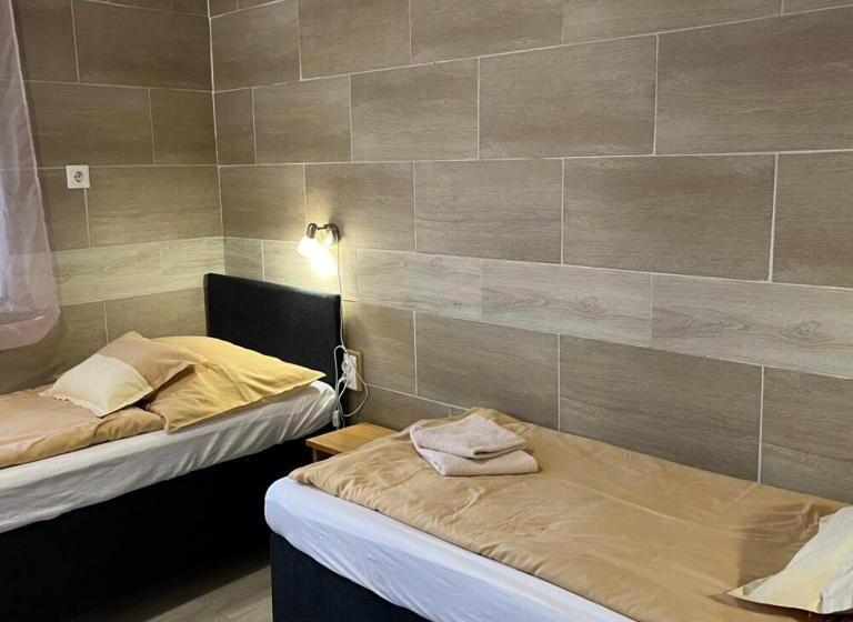 Номер Стандарт с Балконом, Lenzl S Panzió