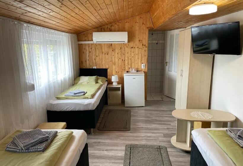 Номер Стандарт Трехместный, Lenzl S Panzió