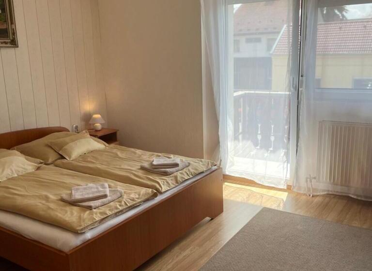 Апартаменты 1 Спальня, Lenzl S Panzió