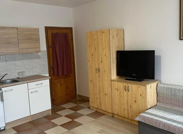 Апартаменты 1 Спальня, Lenzl S Panzió