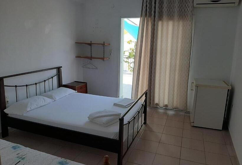 חדר משפחתי נוף לים, Valentina Rooms