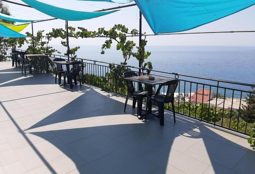 חדר משפחתי נוף לים, Valentina Rooms