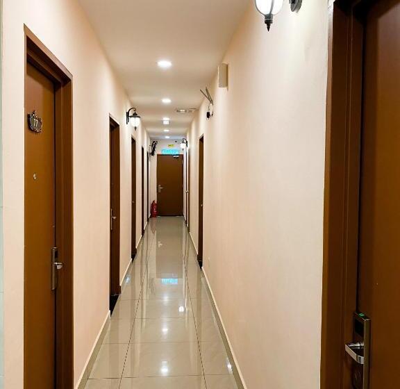 חדר סטנדרט לשלושה עם חדר אמבטיה משוף, Carlsun