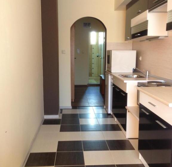 Estúdio Estandar com Sacada, Guest House Sng