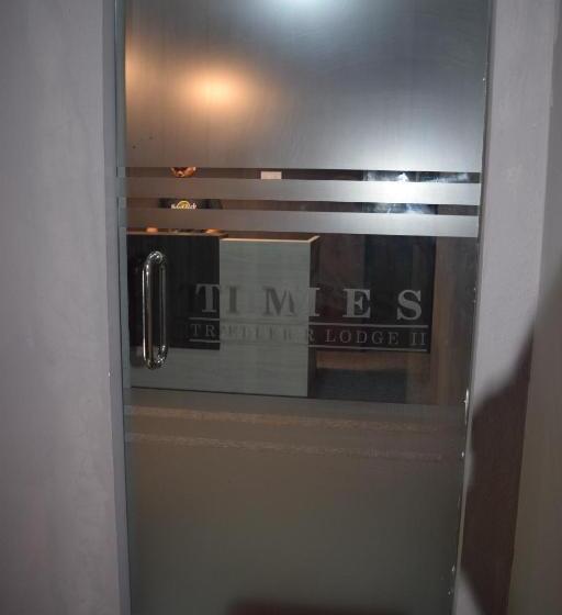 标准三人间, Times Traveller Lodge 2