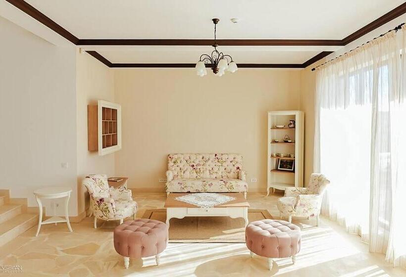 Вилла с 1 спальней и бассейном, Pensiunea Amurg