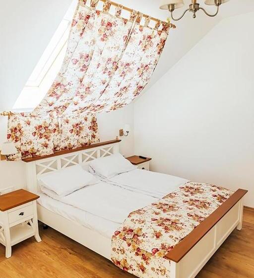 Номер Стандарт, Pensiunea Amurg