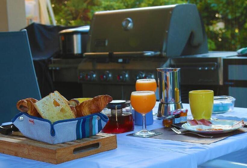 キングサイズベッドのデラックスルーム, Ursuslodge