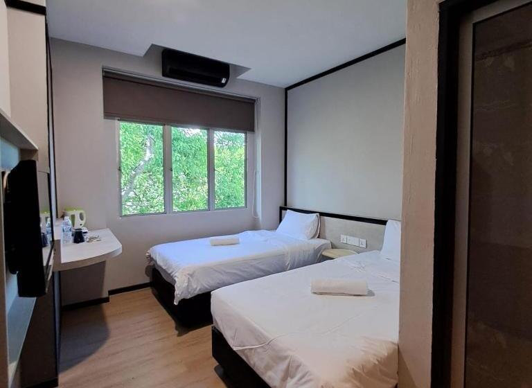 חדר דלוקס, C