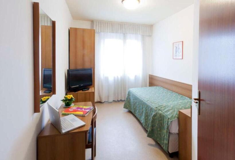 スタンダードシングルルーム, Dante