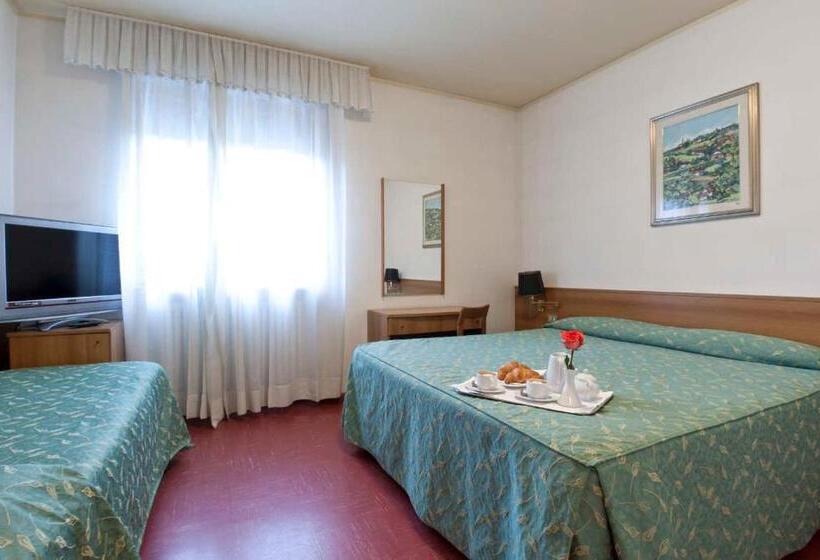 スタンダードトリプルルーム, Dante