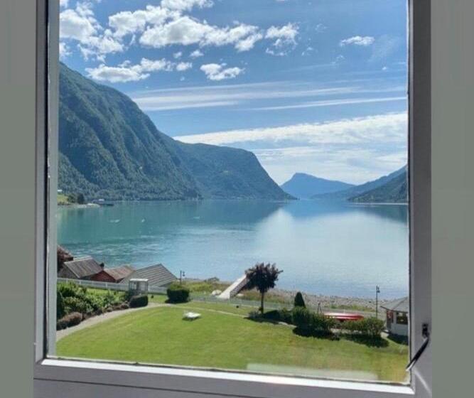 Suite Familiar, Skjolden