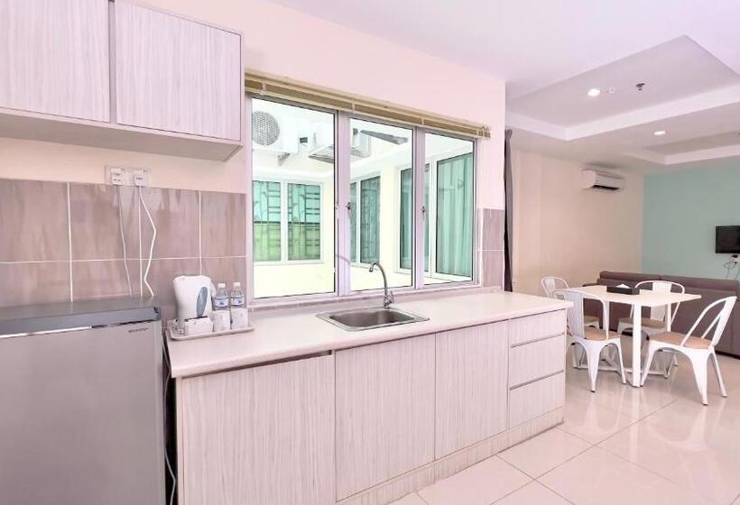 جناح ديلوكس, Marina Island Pangkor Resort &