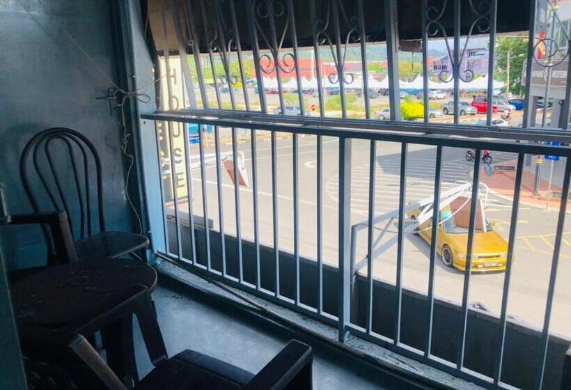 غرفة عائلية, Greenleaf Guesthouse