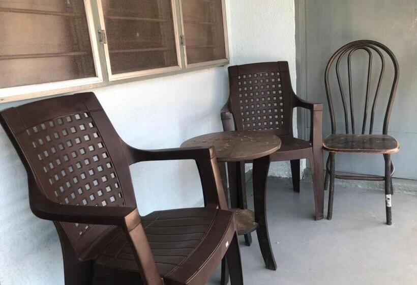 غرفة عائلية, Greenleaf Guesthouse