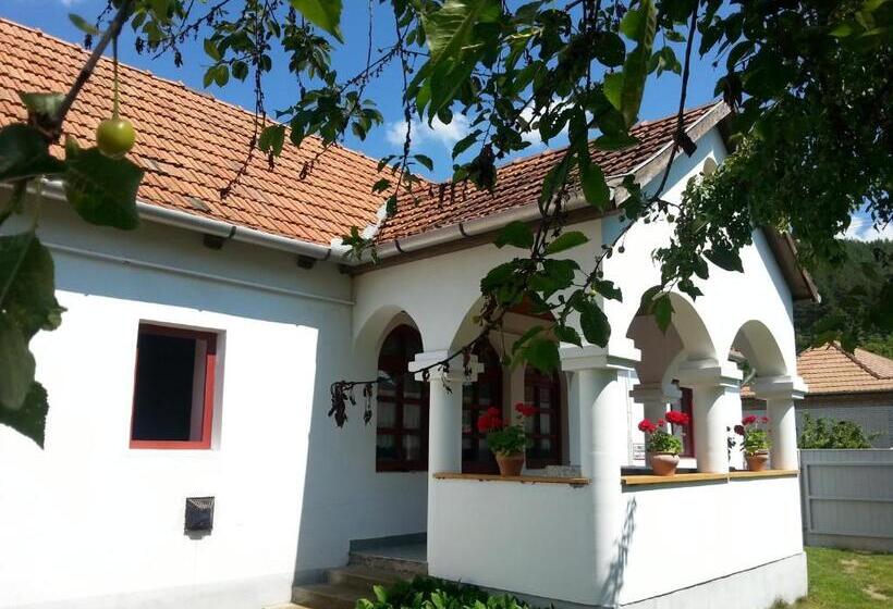 شقة غرفتين نوم مزودة بتراس, Napfény Vendégház