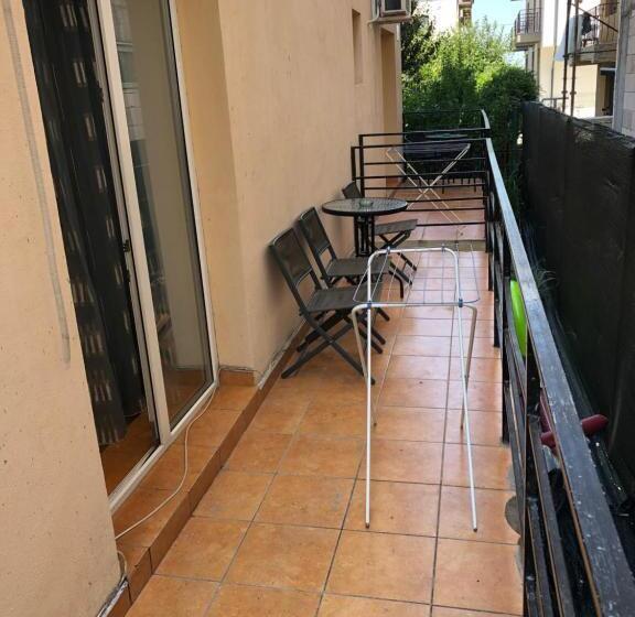 Quarto Triplo Standard com Balcão, Vila Orient 2