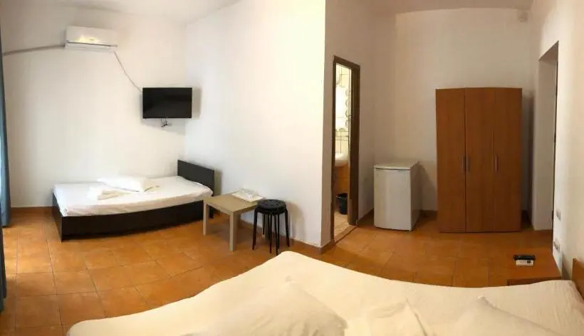 Cameră Triplă Standard cu Balcon, Vila Orient 2
