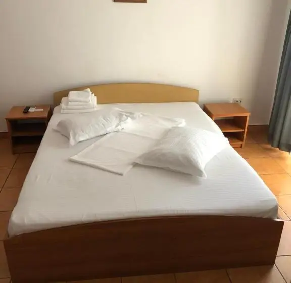Cameră Standard, Vila Orient 2