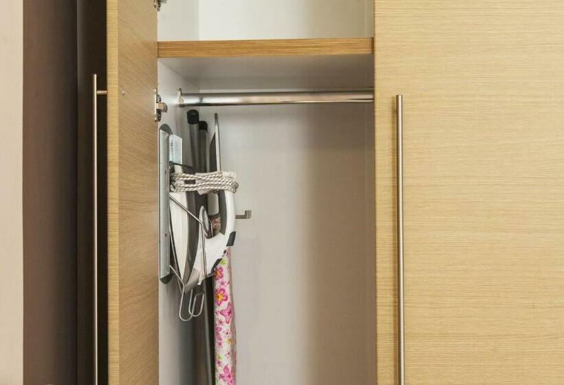 דירת חדר נוף לים, Agni Suites