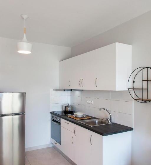 דירת חדר נוף לים, Agni Suites