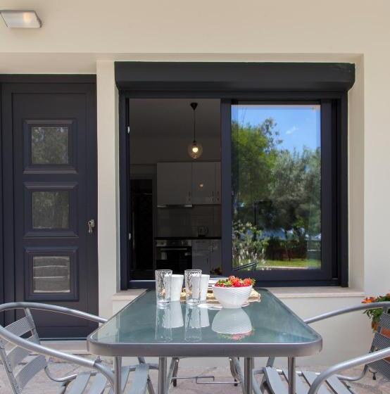 דירת חדר נוף לים, Agni Suites
