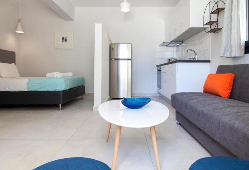 דירת חדר נוף לים, Agni Suites