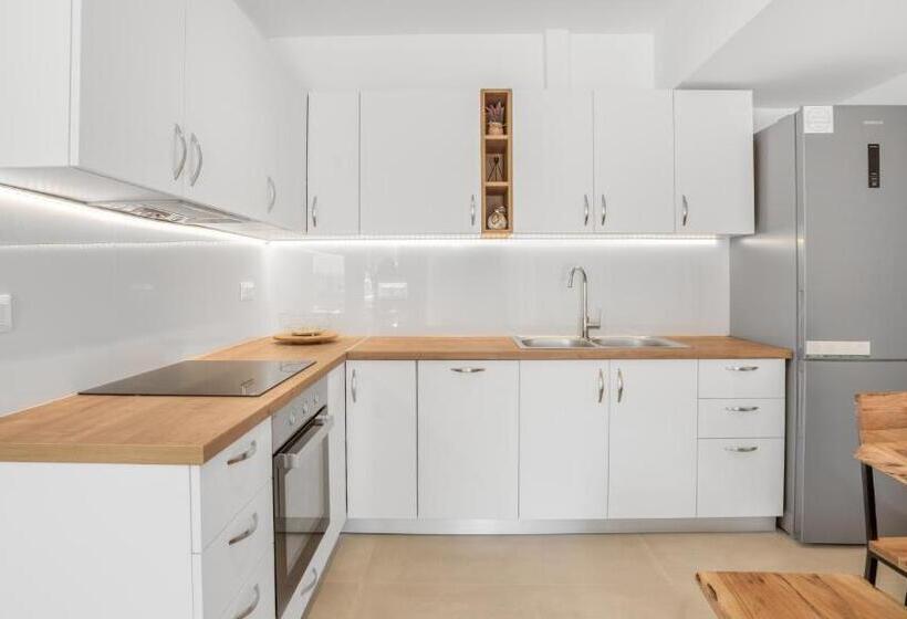 סוויטה דלוקס, Agni Suites